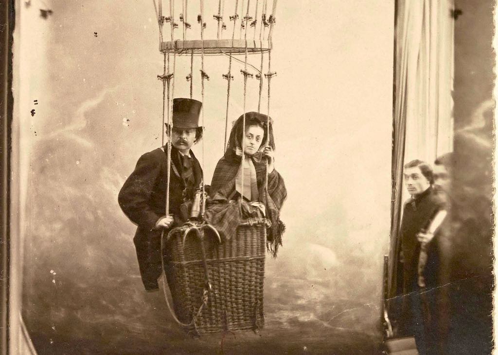 Félix Nadar Félix Nadar et sa femme Ernestine en ballon.jpg